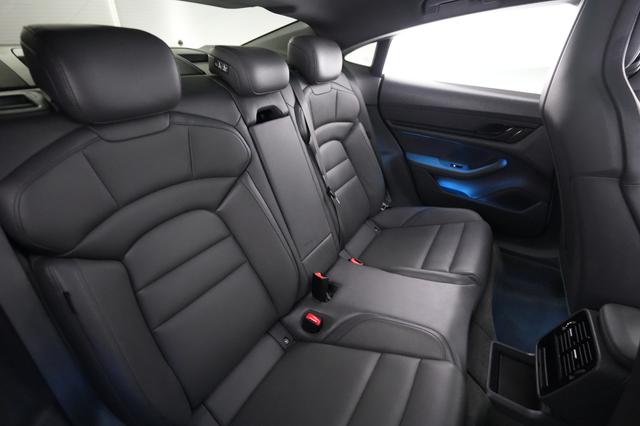 2023 Porsche Taycan — photo 4 of 22