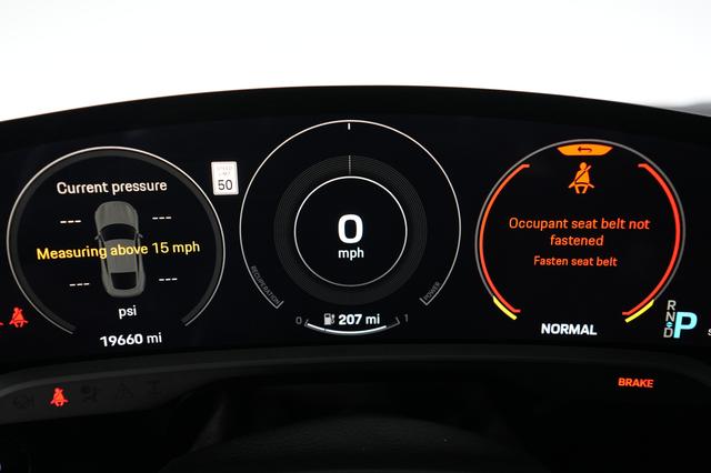 2023 Porsche Taycan — photo 5 of 22