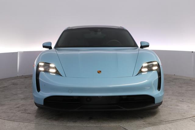2023 Porsche Taycan — photo 9 of 22