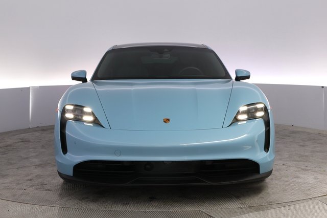 2023 Porsche Taycan — photo 9 of 22