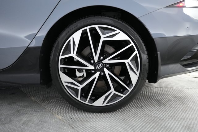 2024 Hyundai IONIQ 6 — photo 7 of 23