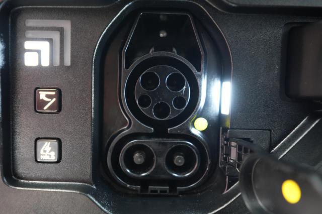 2024 Kia EV9 — photo 8 of 29