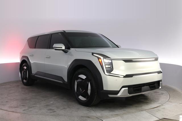 2024 Kia EV9 — photo 10 of 29