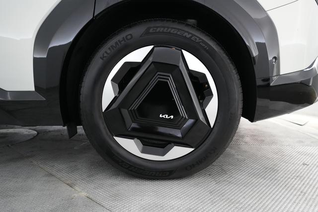 2024 Kia EV9 — photo 7 of 23