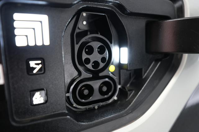 2024 Kia EV9 — photo 8 of 23