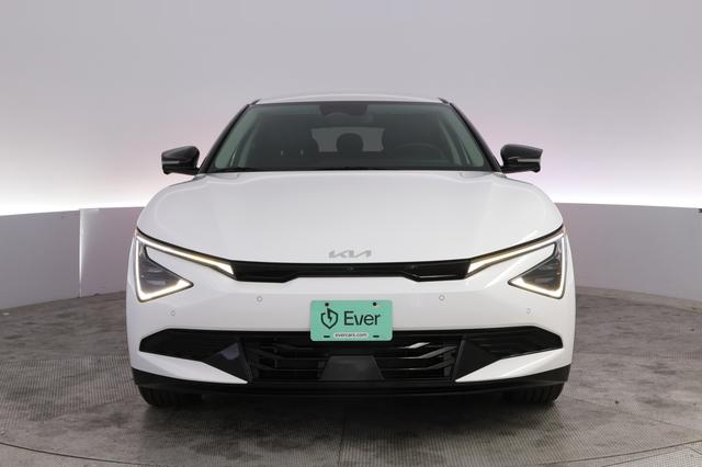 2025 Kia EV6 — photo 9 of 24