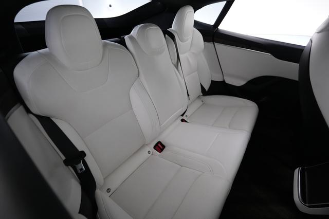 2022 Tesla Model S — photo 4 of 28