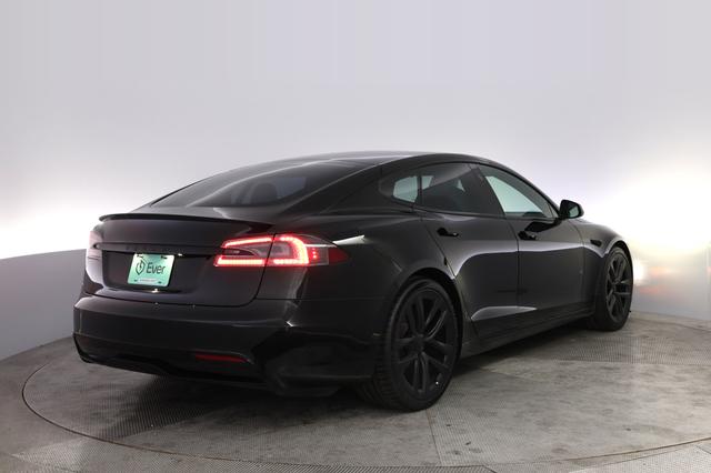 2022 Tesla Model S — photo 2 of 28