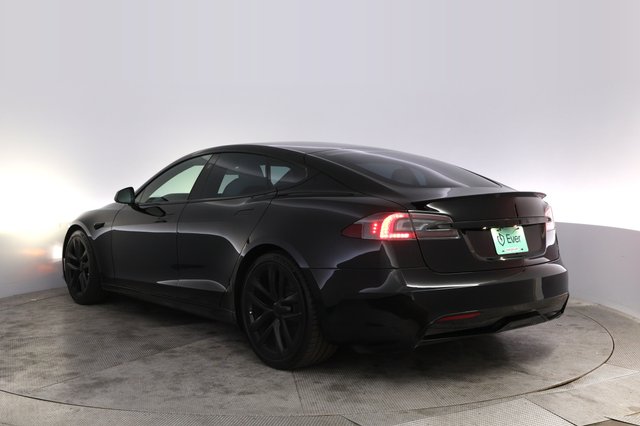 2022 Tesla Model S — photo 13 of 28