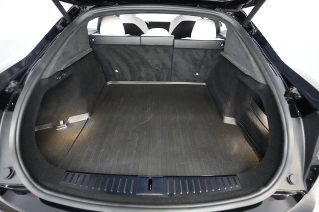 2022 Tesla Model S — photo 6 of 28