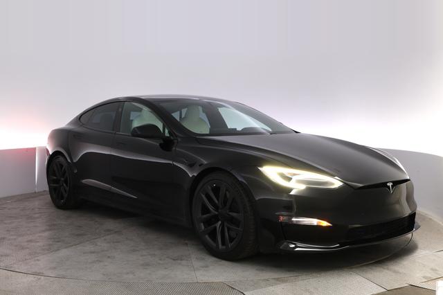 2022 Tesla Model S — photo 10 of 28