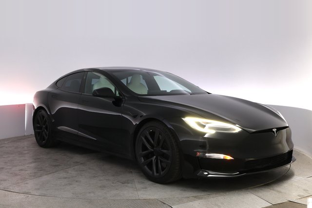 2022 Tesla Model S — photo 10 of 28