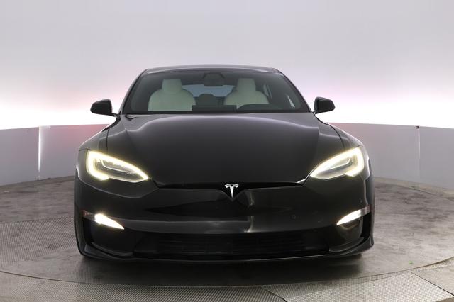 2022 Tesla Model S — photo 9 of 28