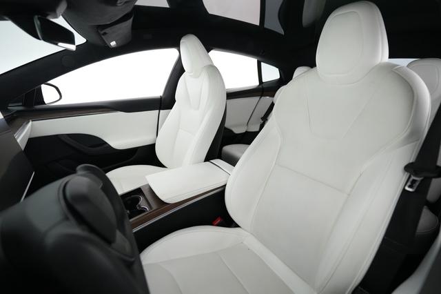 2022 Tesla Model S — photo 3 of 28