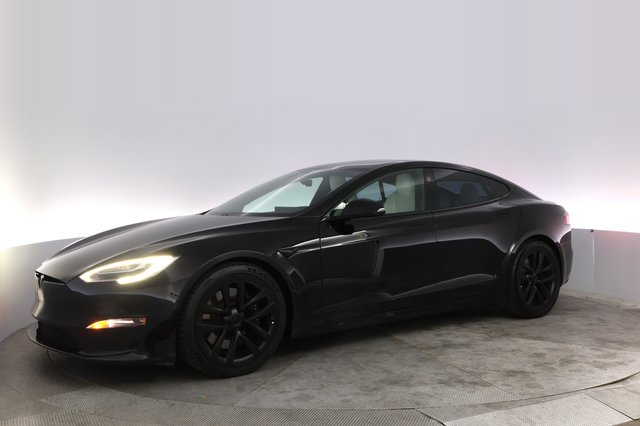 2022 Tesla Model S — photo 14 of 28
