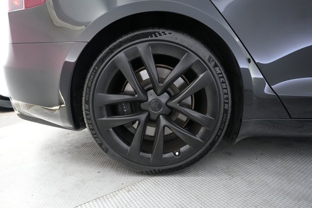 2022 Tesla Model S — photo 17 of 28