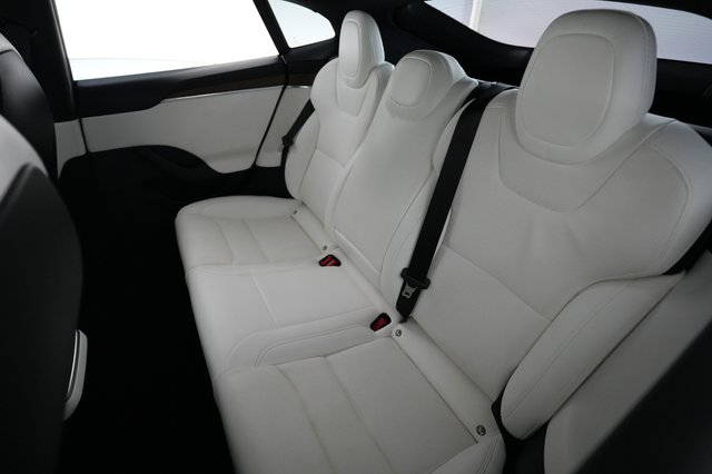 2022 Tesla Model S — photo 19 of 28
