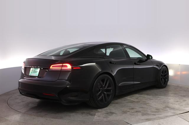 2023 Tesla Model S — photo 2 of 28