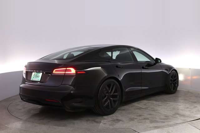2023 Tesla Model S — photo 2 of 28