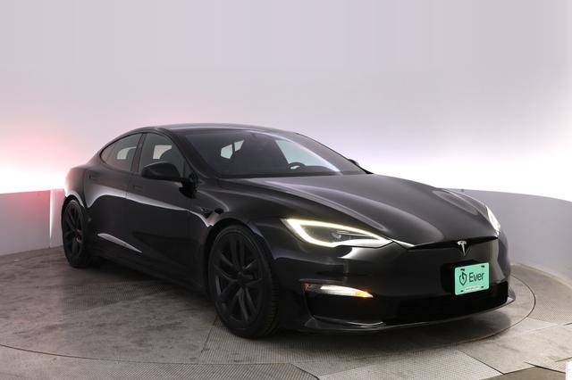 2023 Tesla Model S — photo 10 of 28