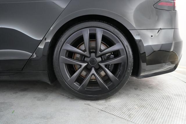 2023 Tesla Model S — photo 7 of 28