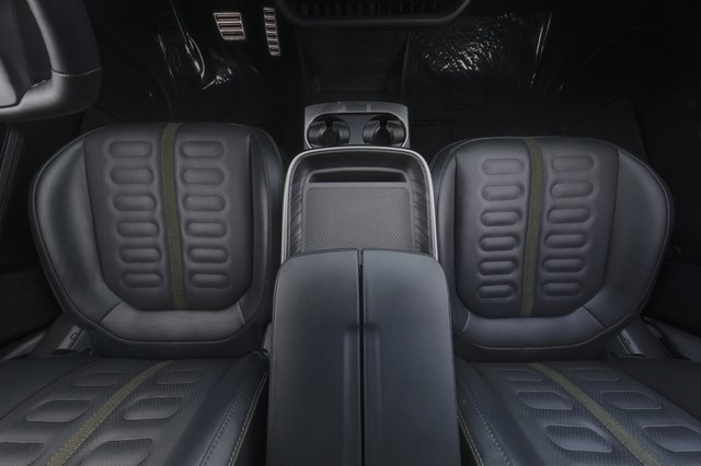 2024 Rivian R1S — photo 23 of 26