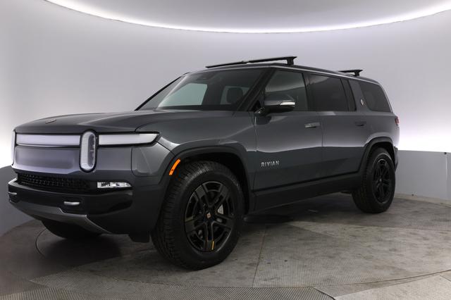 2024 Rivian R1S — VIN 7PDSGCBA3RN037631