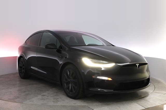 2023 Tesla Model X — photo 10 of 29