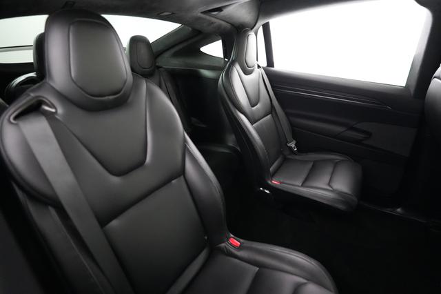 2023 Tesla Model X — photo 4 of 29
