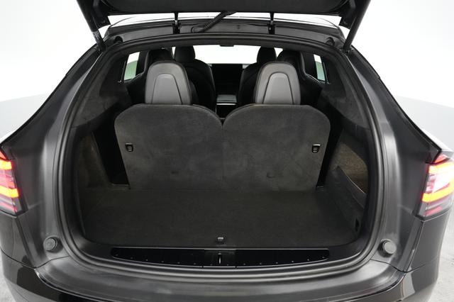 2023 Tesla Model X — photo 6 of 29