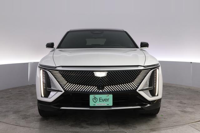 2024 Cadillac Lyriq — photo 9 of 29
