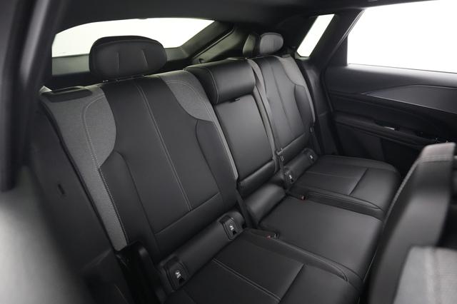 2024 Cadillac Lyriq — photo 4 of 29
