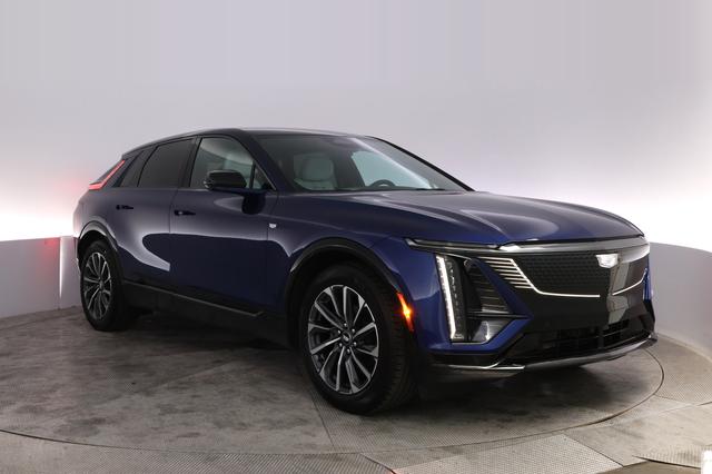 2024 Cadillac Lyriq — photo 10 of 23