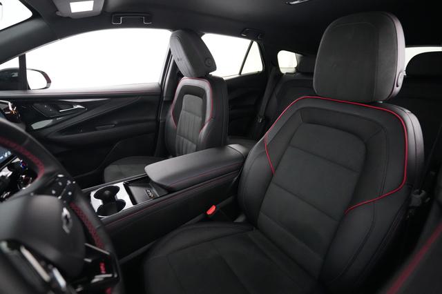 2024 Chevrolet Blazer EV — photo 3 of 24