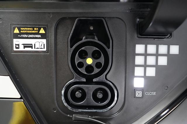 2024 Hyundai IONIQ 5 — photo 8 of 21
