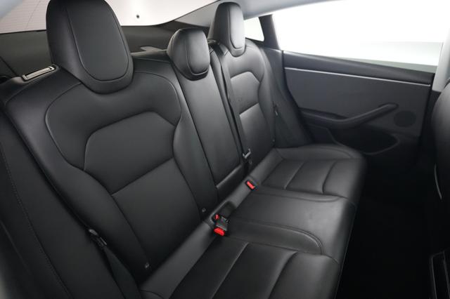 2025 Tesla Model 3 — photo 4 of 21