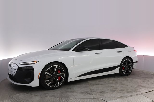 2025 Audi S6 e-tron — photo 14 of 29