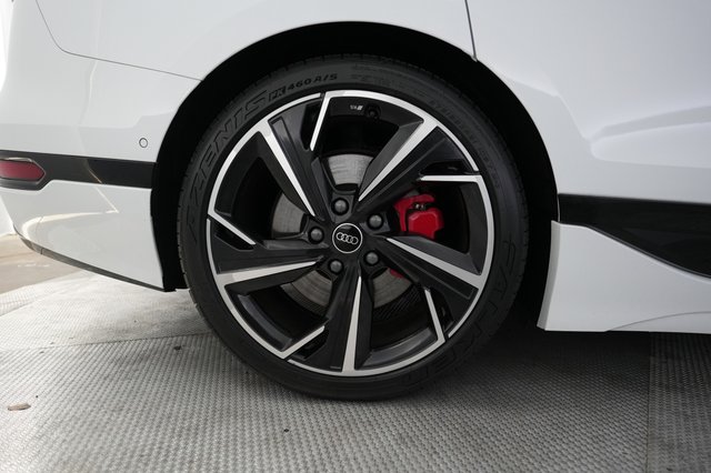 2025 Audi S6 e-tron — photo 17 of 29