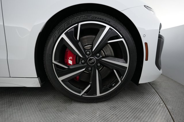 2025 Audi S6 e-tron — photo 16 of 29