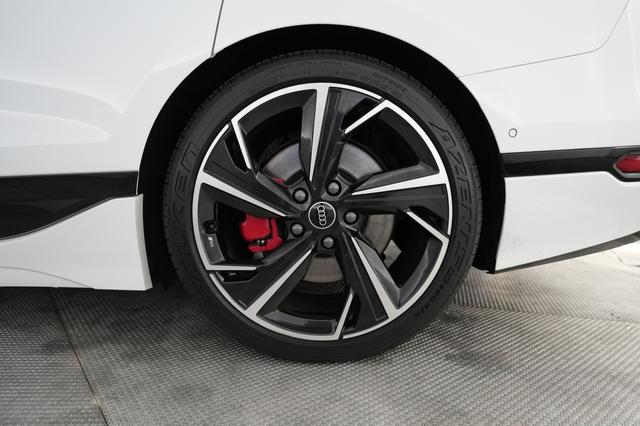2025 Audi S6 e-tron — photo 7 of 29