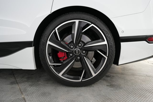 2025 Audi S6 e-tron — photo 7 of 29