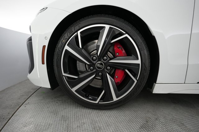 2025 Audi S6 e-tron — photo 15 of 29