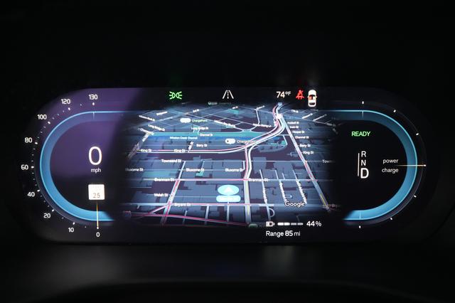 2023 Volvo C40 Recharge — photo 5 of 23