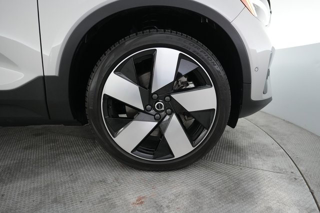 2023 Volvo C40 Recharge — photo 16 of 23