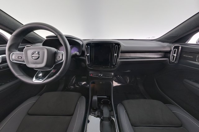 2023 Volvo C40 Recharge — photo 20 of 23