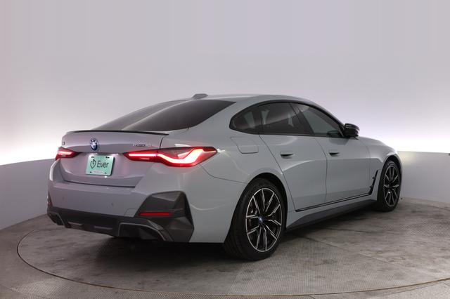 2023 BMW i4 — photo 2 of 20