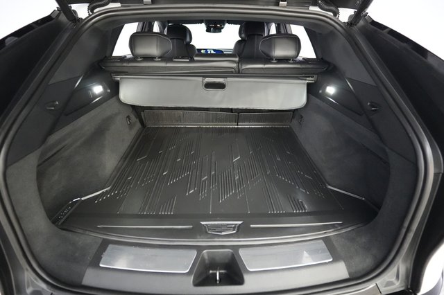 2024 Cadillac LYRIQ — photo 6 of 23
