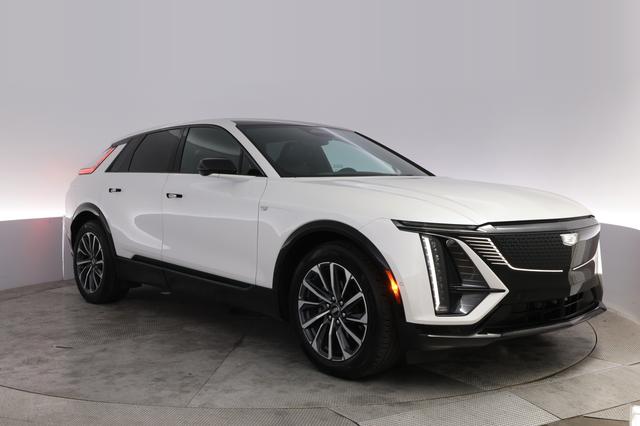 2024 Cadillac LYRIQ — photo 10 of 23