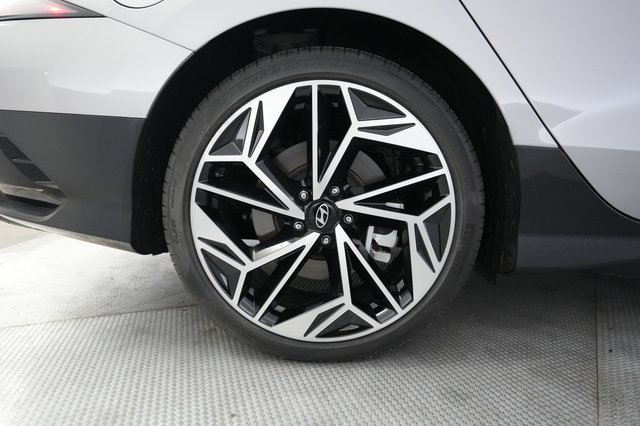 2024 Hyundai IONIQ 6 — photo 17 of 21