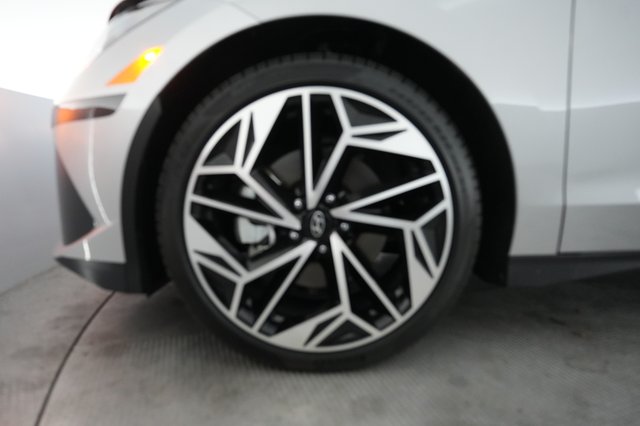 2024 Hyundai IONIQ 6 — photo 15 of 21